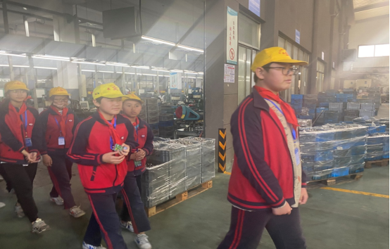 慈溪勝西小學(xué)組織學(xué)生進入我工廠開展社會實踐活動